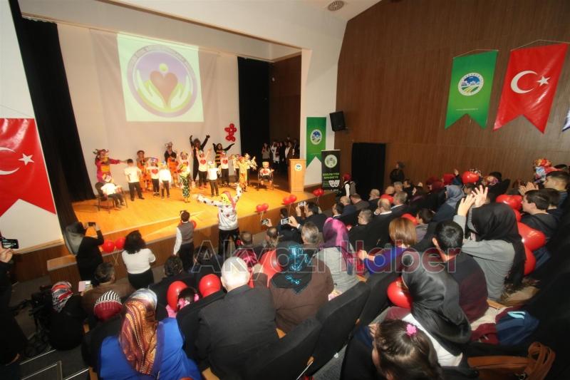 DÜNYA ENGELLİLER GÜNÜ AKYAZIDA KUTLANDI