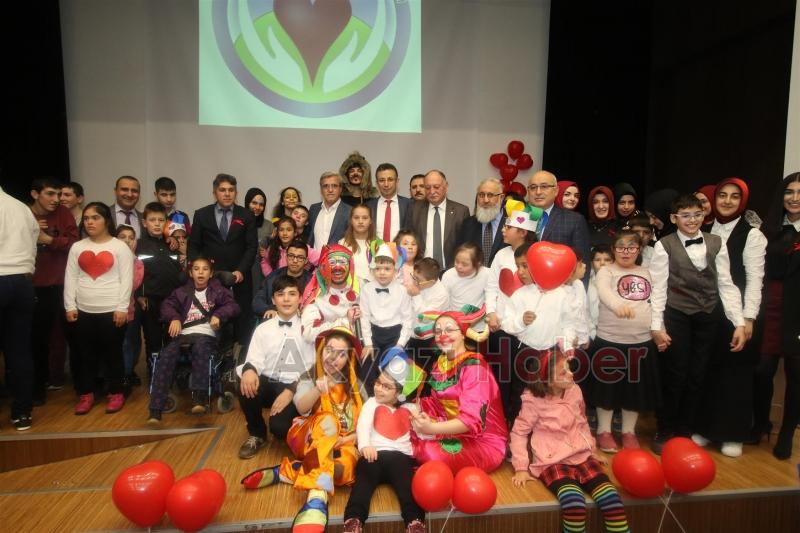 DÜNYA ENGELLİLER GÜNÜ AKYAZIDA KUTLANDI