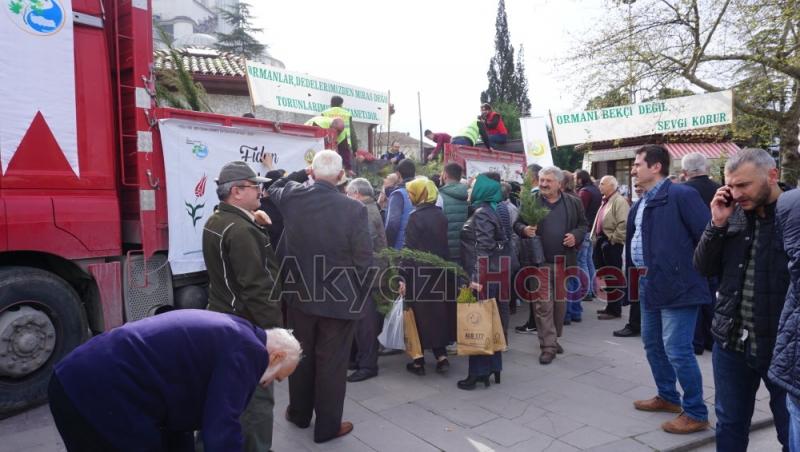 Dünya Ormancılık Gününde Akyazı da 3 Bin Fidan Dağıtıldı