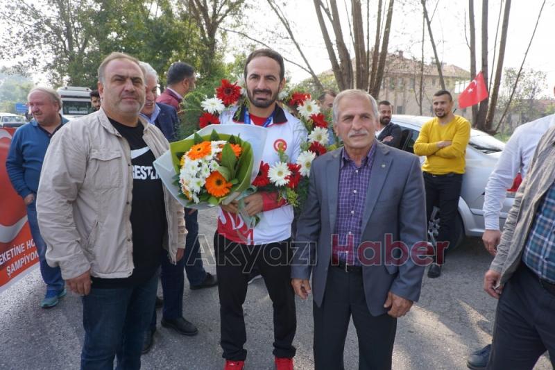 Dünya Şampiyonuna memleketinde Coşkulu karşılama