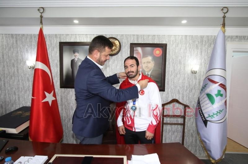 Dünya Şampiyonuna memleketinde Coşkulu karşılama