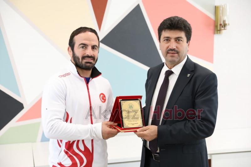 DÜNYA ŞAMPİYONUNA TEŞEKKÜR 