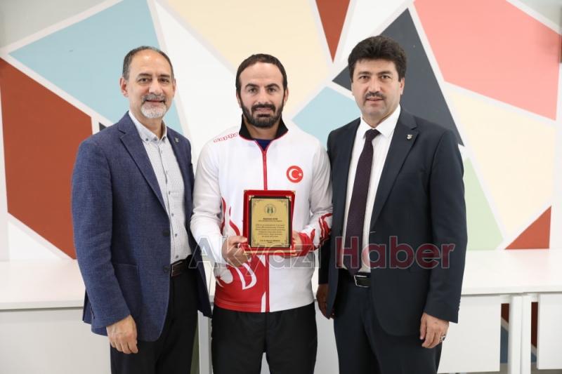 DÜNYA ŞAMPİYONUNA TEŞEKKÜR 