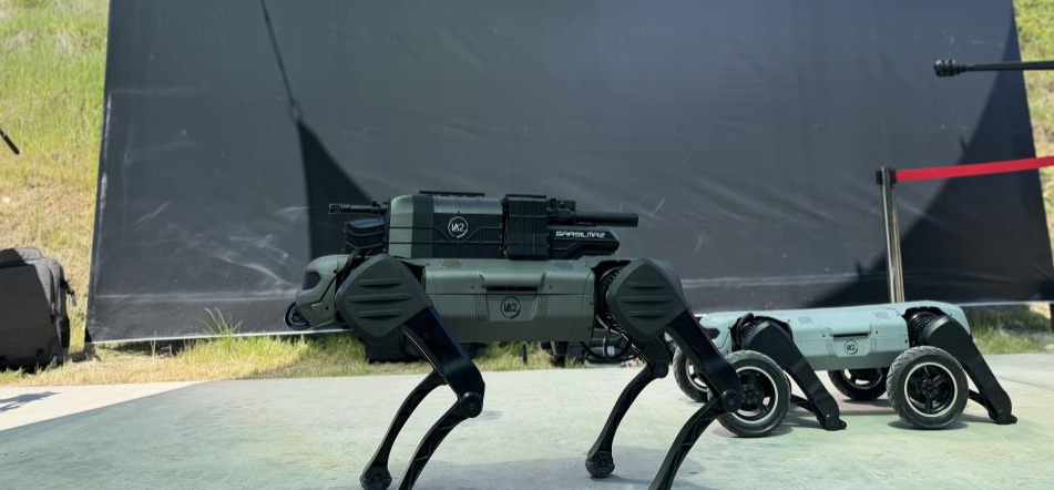 Dünyadan talep yağıyor; Türkiye'nin ilk silahlı robotu görücüye çıktı