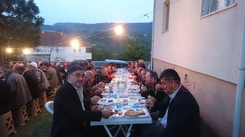  Durmuşlar Mahallesi’nde Geleneksel İftar Yemeği