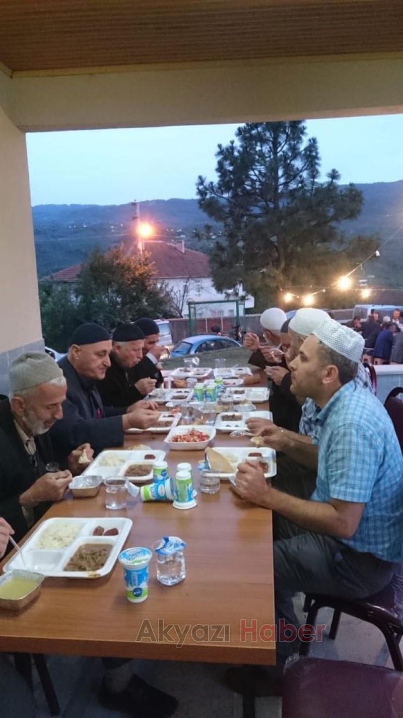  Durmuşlar Mahallesi’nde Geleneksel İftar Yemeği