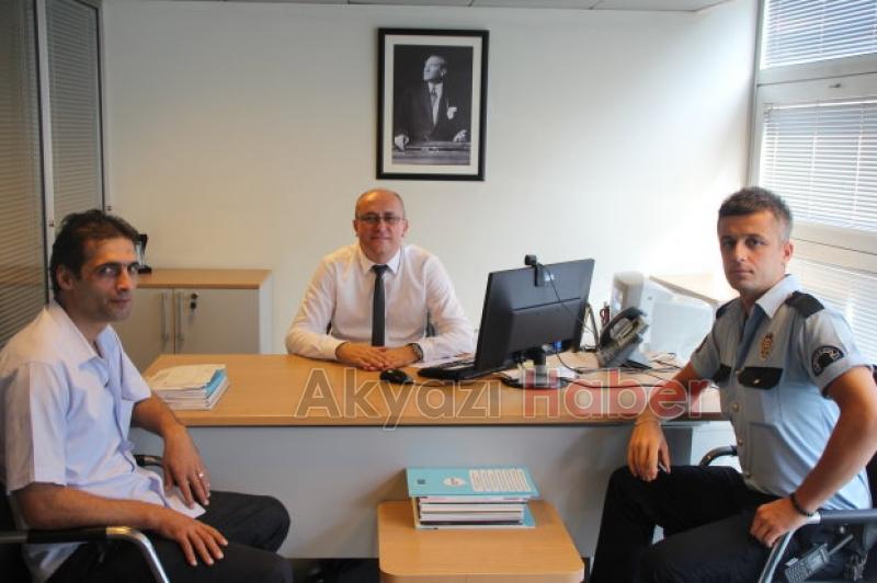 Duyarlı Vatandaş Bankamatikte Unutulan Parayı Teslim Etti