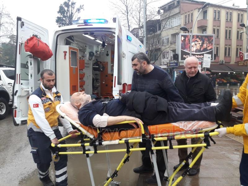 Eczanede Fenalaşan Yaşlı Adam Hastaneye Kaldırıldı