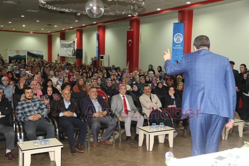 EĞİTİMCİ YAZAR ALİŞAN KAPAKLIKAYA AKYAZI’DA GÖNÜLLERE TAHT KURDU