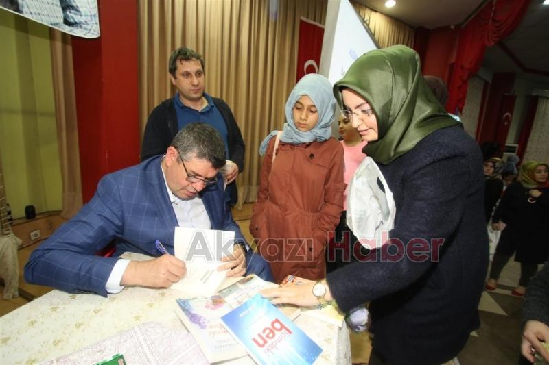 EĞİTİMCİ YAZAR ALİŞAN KAPAKLIKAYA AKYAZI’DA GÖNÜLLERE TAHT KURDU