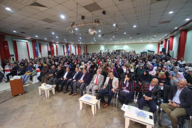 EĞİTİMCİ YAZAR ALİŞAN KAPAKLIKAYA AKYAZI’DA GÖNÜLLERE TAHT KURDU