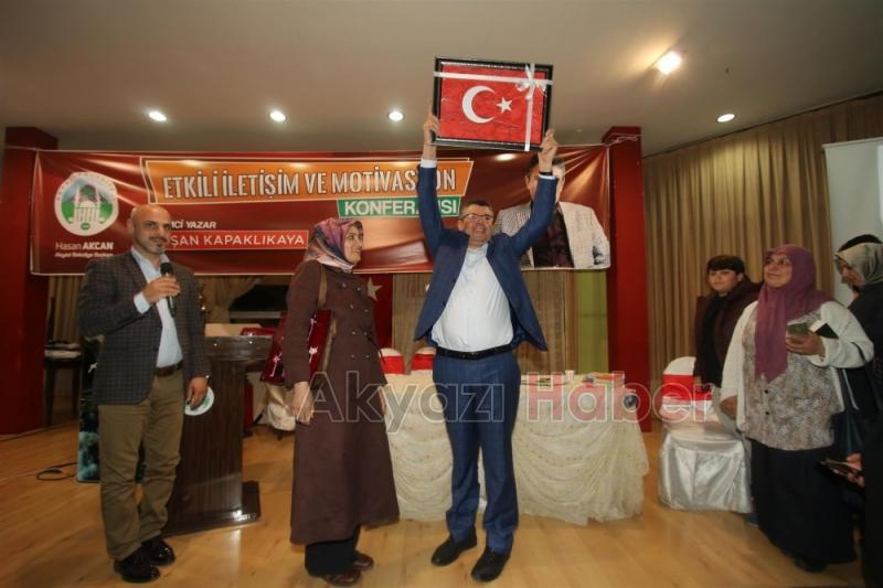 EĞİTİMCİ YAZAR ALİŞAN KAPAKLIKAYA AKYAZI’DA GÖNÜLLERE TAHT KURDU