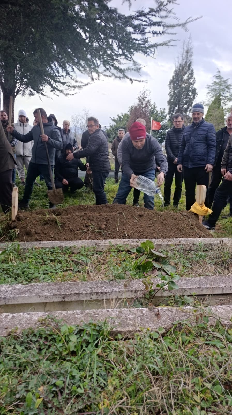 Ekrem Yılmaz Dualarla Son Yolculuğuna Uğurlandı.
