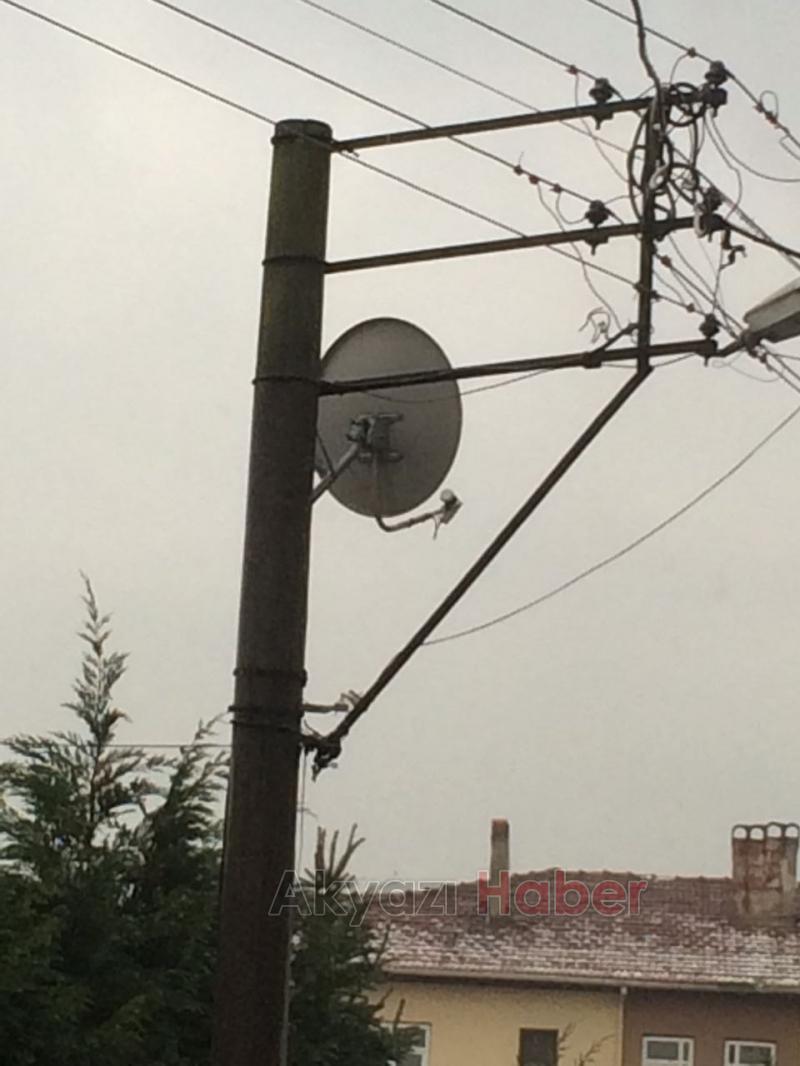 Elektrik Direğine Anten Taktılar