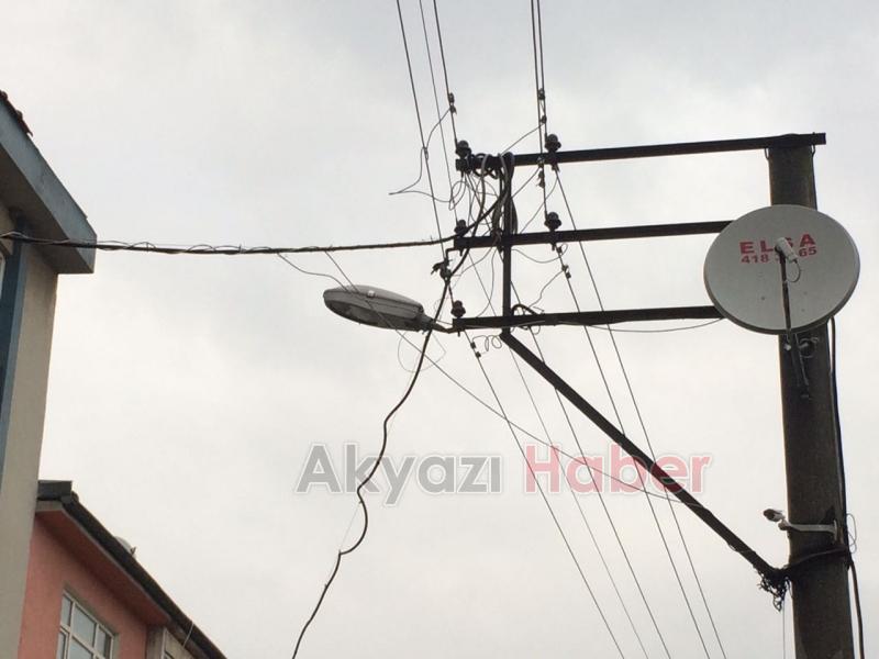 Elektrik Direğine Anten Taktılar