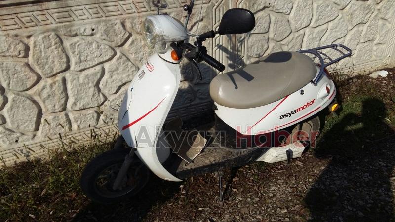 Elektrikli Bisiklet Minibüse Arkadan Çarptı