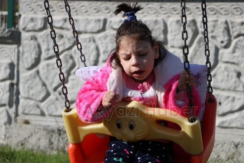 Elif bebek yardım bekliyor 