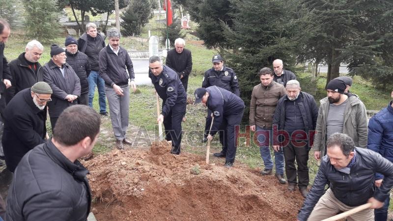 Emekli Emniyet Müdürü Törenle Toprağa Verildi