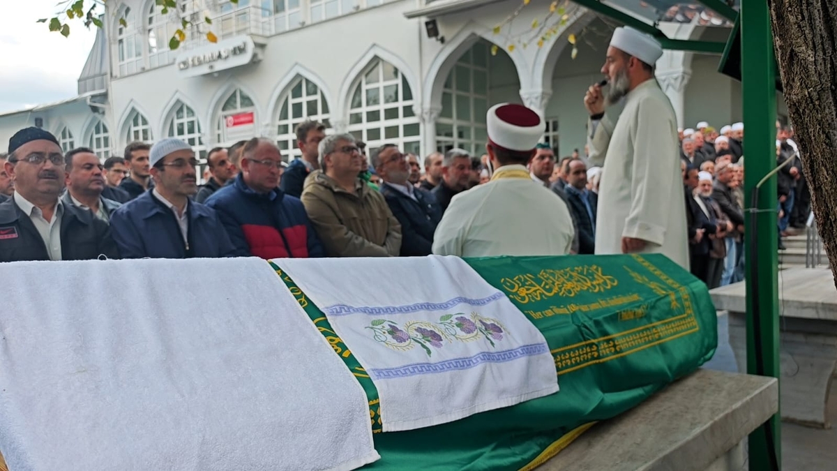 Emekli İmam Adil Keskin Toprağa Verildi