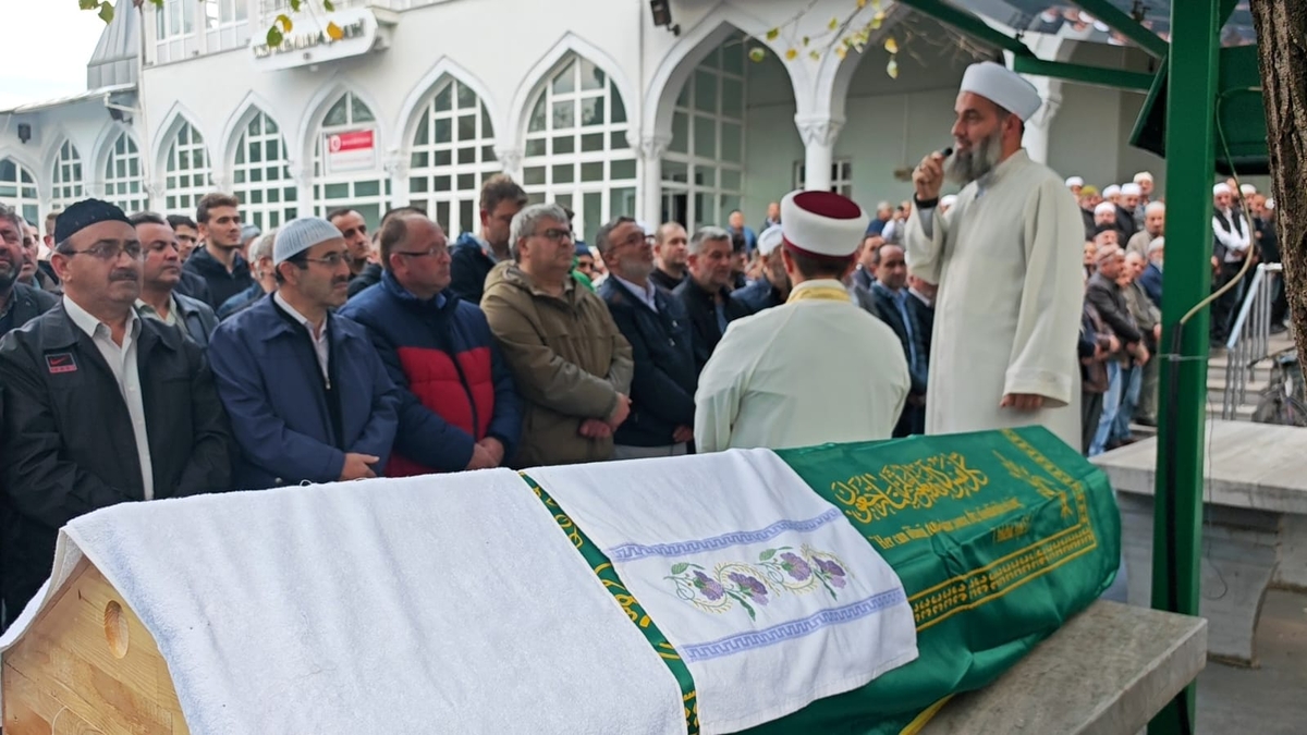 Emekli İmam Adil Keskin Toprağa Verildi