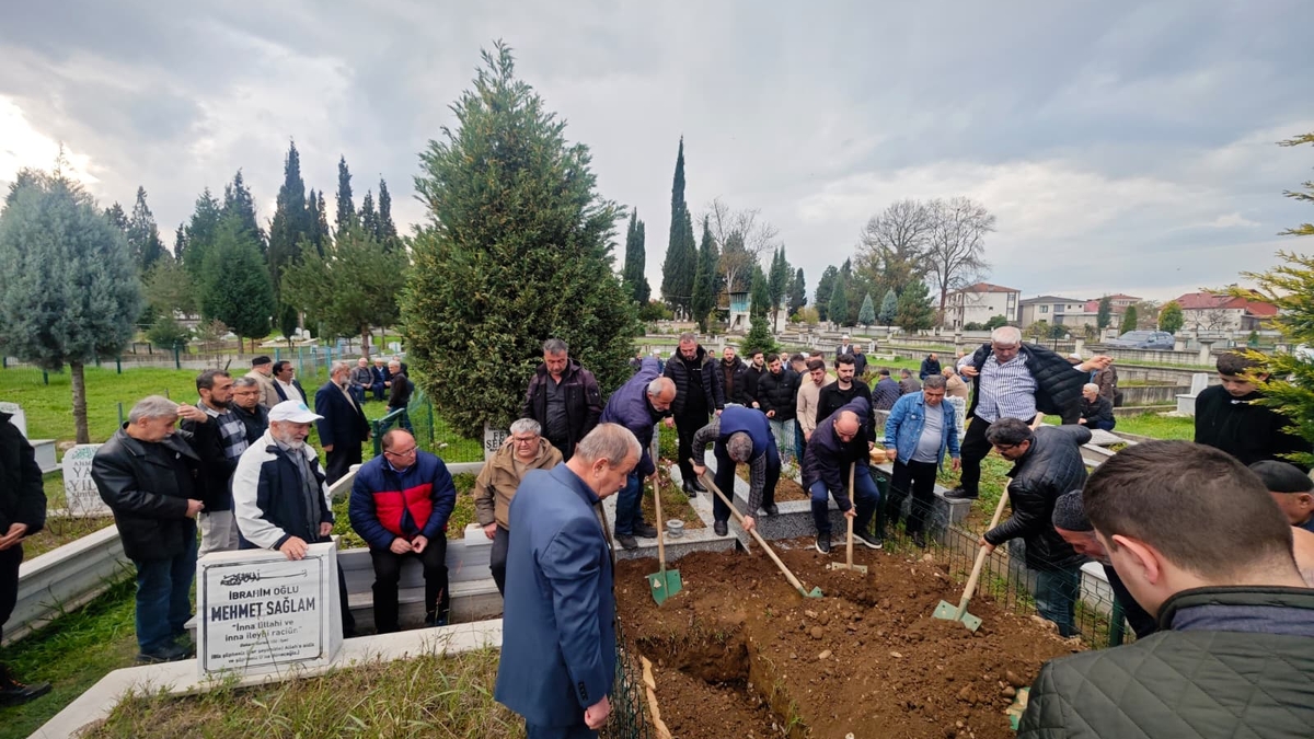 Emekli İmam Adil Keskin Toprağa Verildi