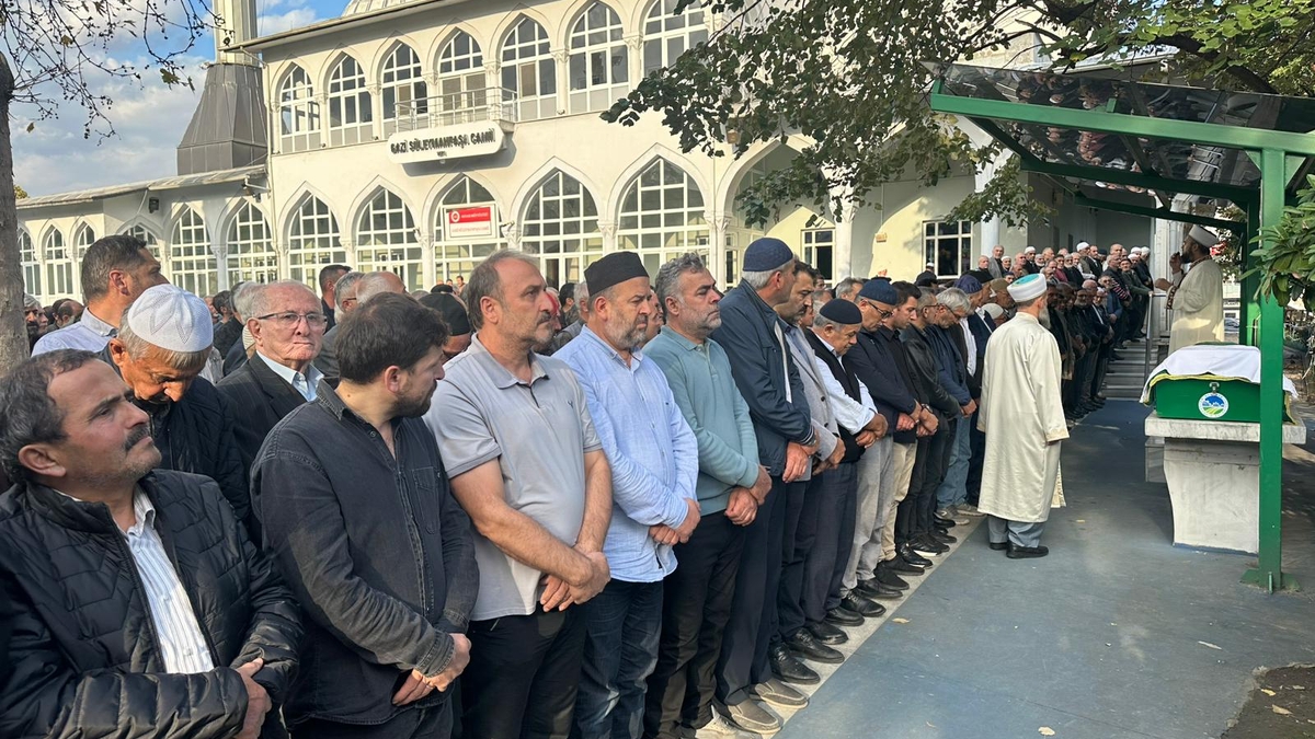 Emekli İtfaiyeci Hasan Saka Defnedildi