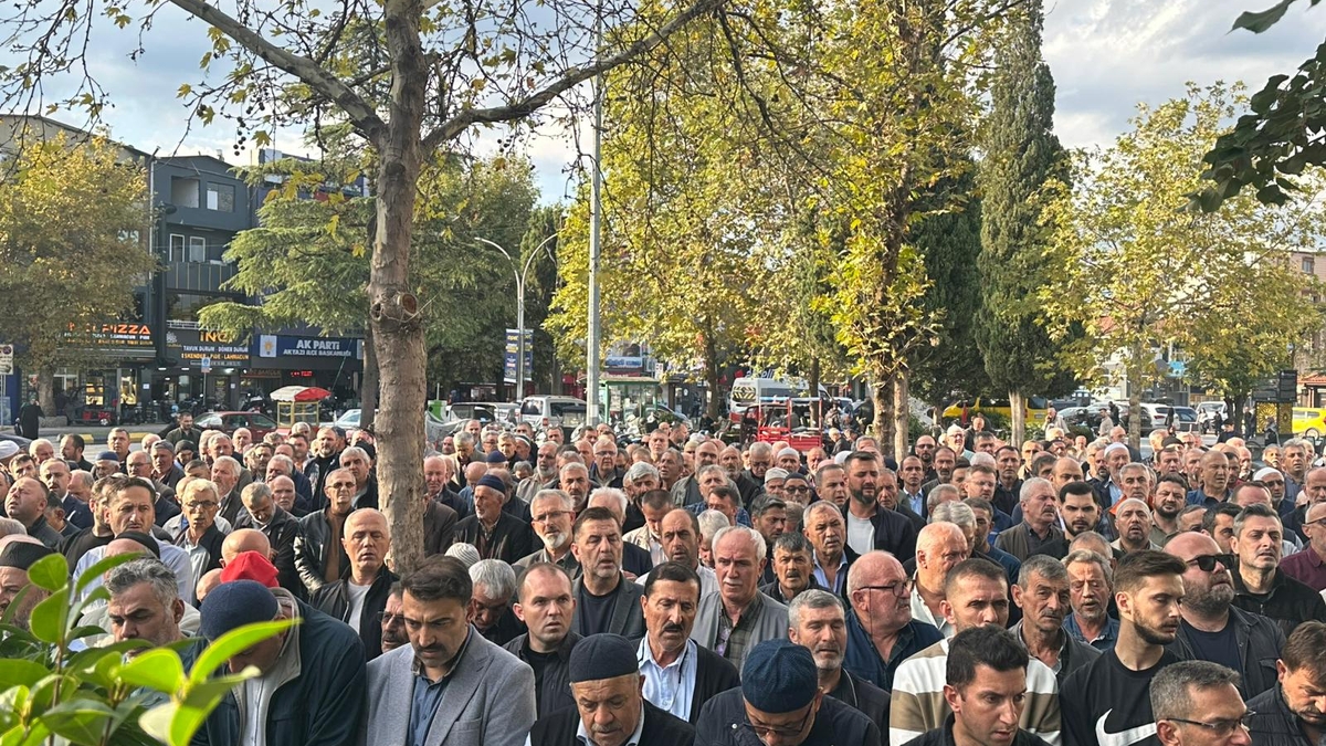 Emekli İtfaiyeci Hasan Saka Defnedildi