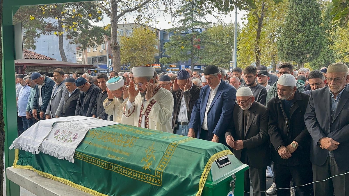 Emekli İtfaiyeci Hasan Saka Defnedildi