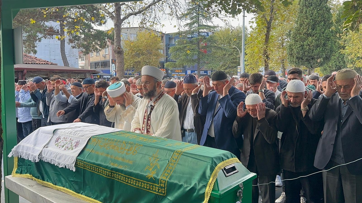 Emekli İtfaiyeci Hasan Saka Defnedildi