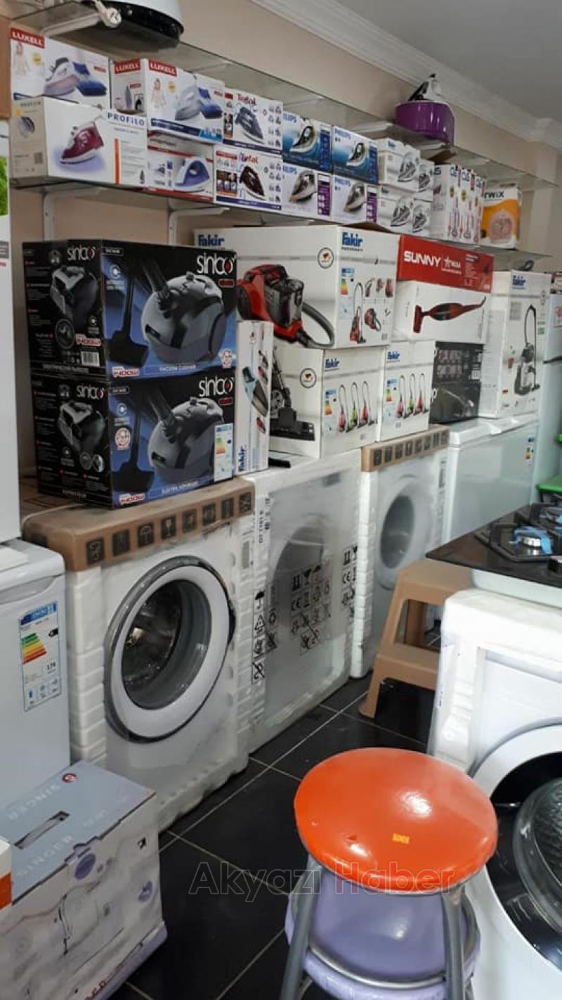 Emin Spot Bütün Eşyaları Yarı Fiyatına İndirdi