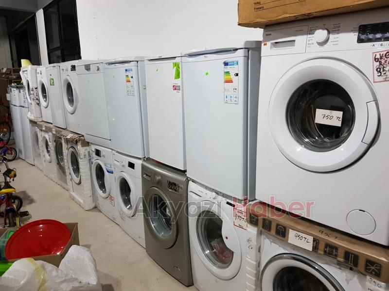 Emin Spot Bütün Eşyaları Yarı Fiyatına İndirdi