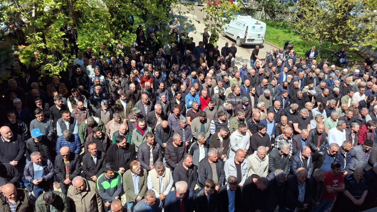 Emine Budinli Toprağa  Verildi