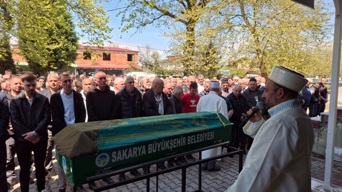 Emine Budinli Toprağa  Verildi