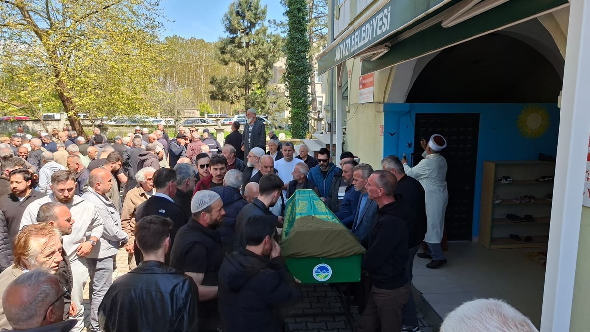 Emine Budinli Toprağa  Verildi