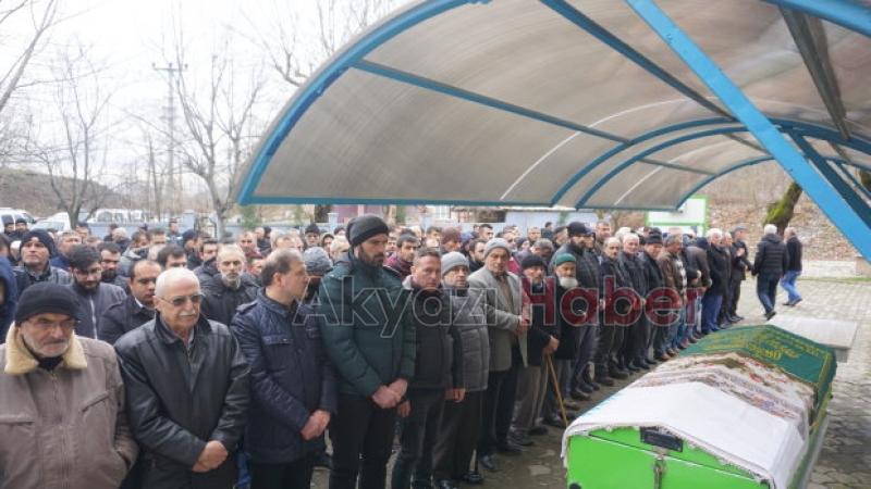 Emine Kav Defnedildi