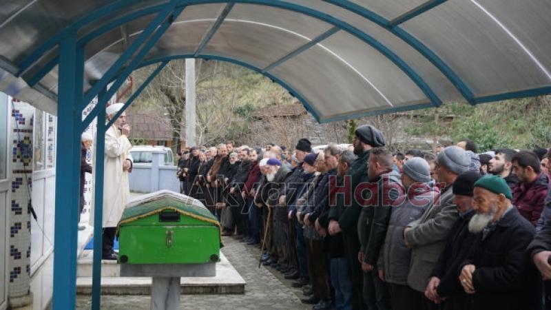 Emine Kav Defnedildi