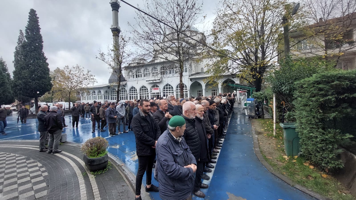 Emine Sarı son yolculuğuna uğurlandı.