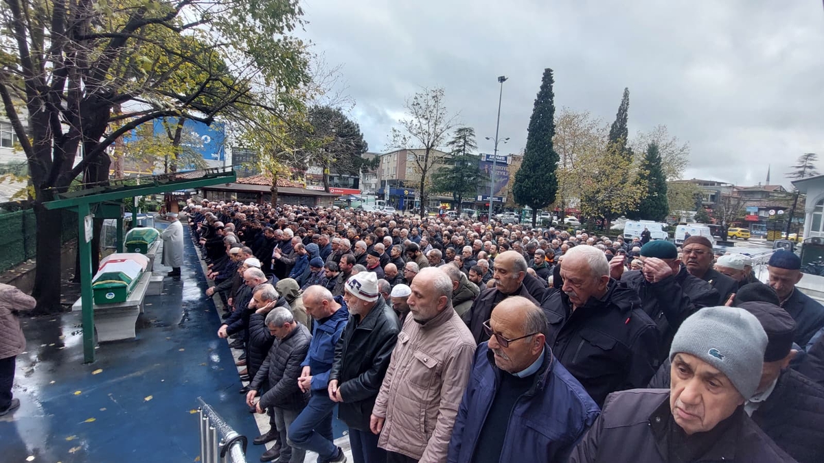 Emine Sarı son yolculuğuna uğurlandı.