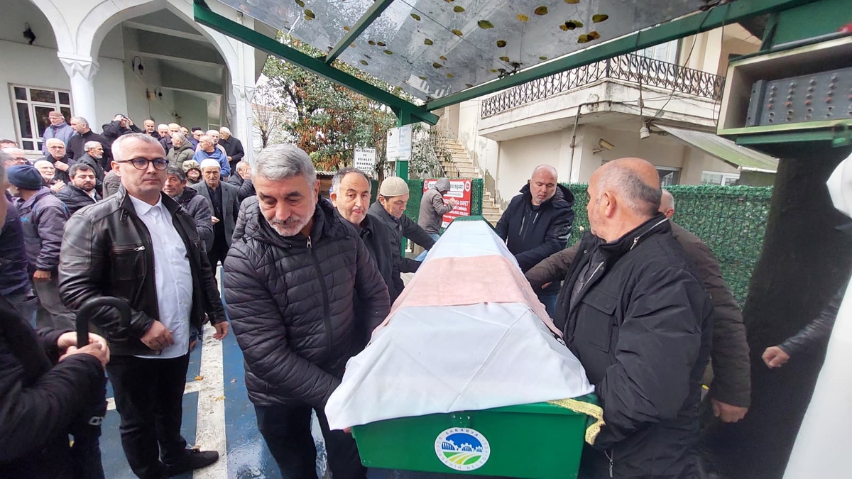 Emine Sarı son yolculuğuna uğurlandı.