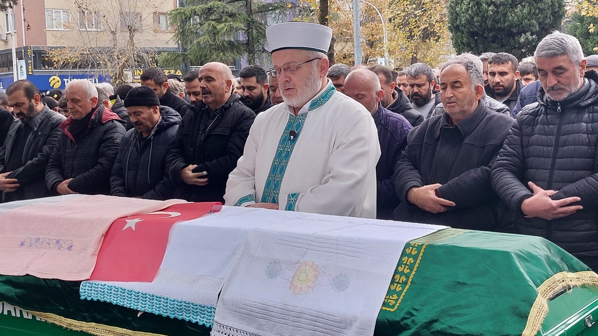 Emine Sarı son yolculuğuna uğurlandı.