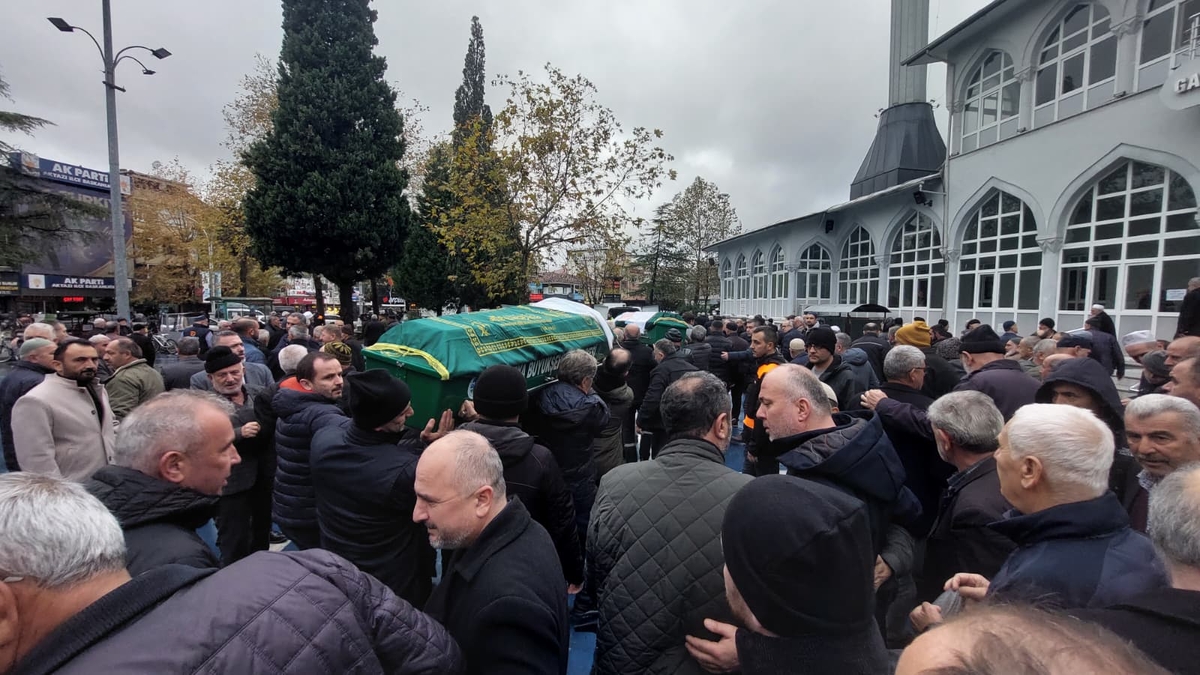 Emine Sarı son yolculuğuna uğurlandı.