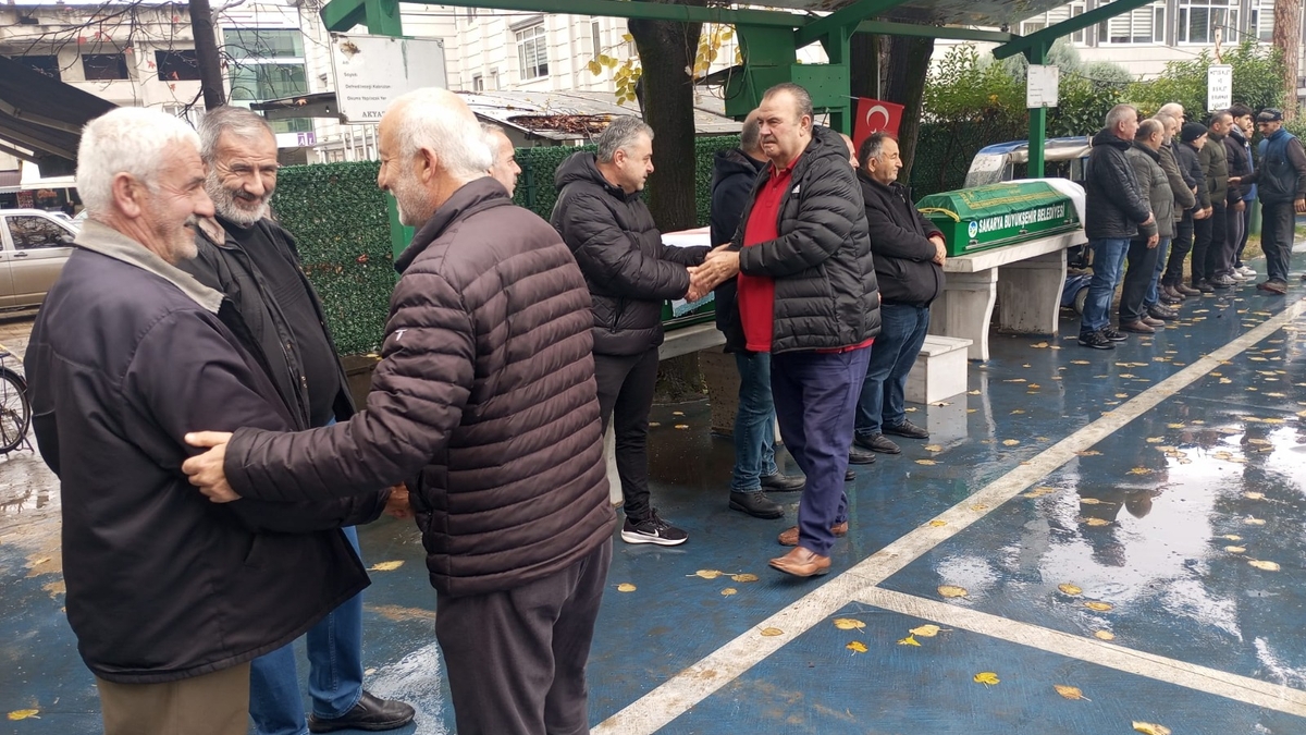 Emine Sarı son yolculuğuna uğurlandı.
