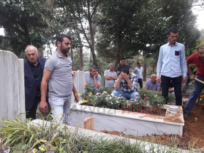 Emine Uluköylü Defnedildi