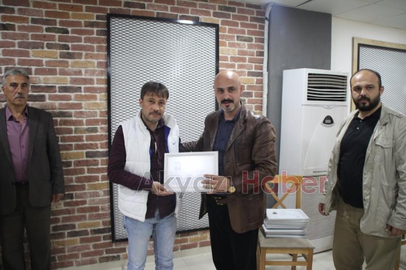 Emlak Kursu Kursiyerleri Sertifikalarını Aldı