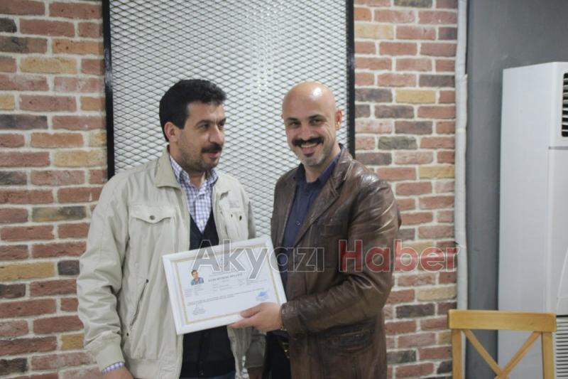 Emlak Kursu Kursiyerleri Sertifikalarını Aldı