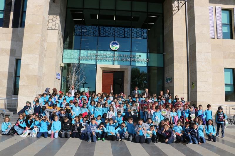 En tatlı müfettişler Akyazı Sosyal Gelişim Merkezinde