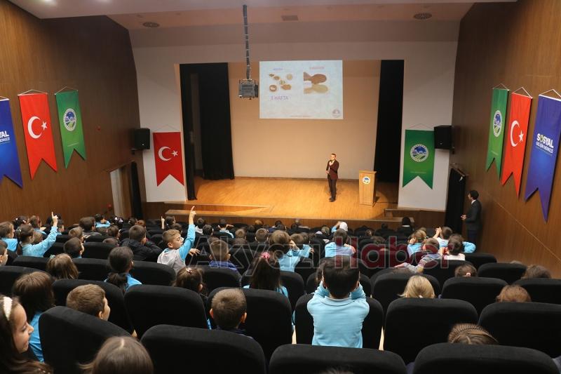 En tatlı müfettişler Akyazı Sosyal Gelişim Merkezinde