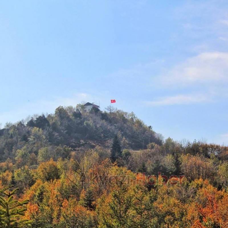 EN Zirveye Bayrağımızı Diktiler