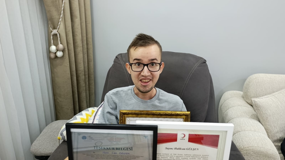 Engelli gençten örnek davranış