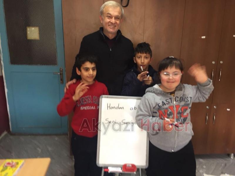 Engelli Meclisi Başkanı Özel Eğitim Sınıfı Öğrencilerini Ziyaret Ediyor